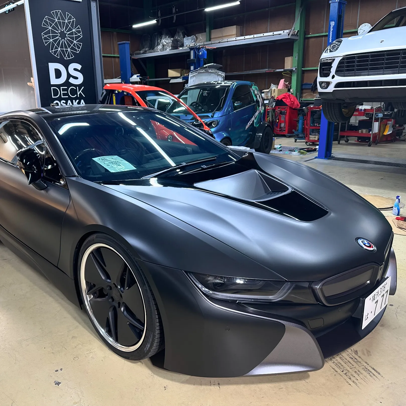 BMW i8 フルラッピング施工+フロントフルプロテクション...