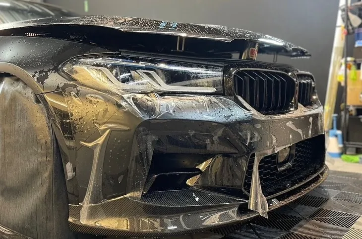 皆様の愛車を新たな次元へと導きませんか?BMW M5 に施し...