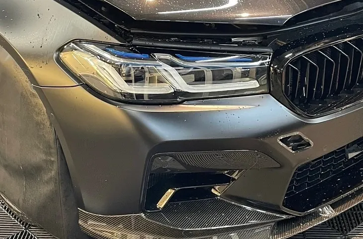 皆様の愛車を新たな次元へと導きませんか?BMW M5 に施し...