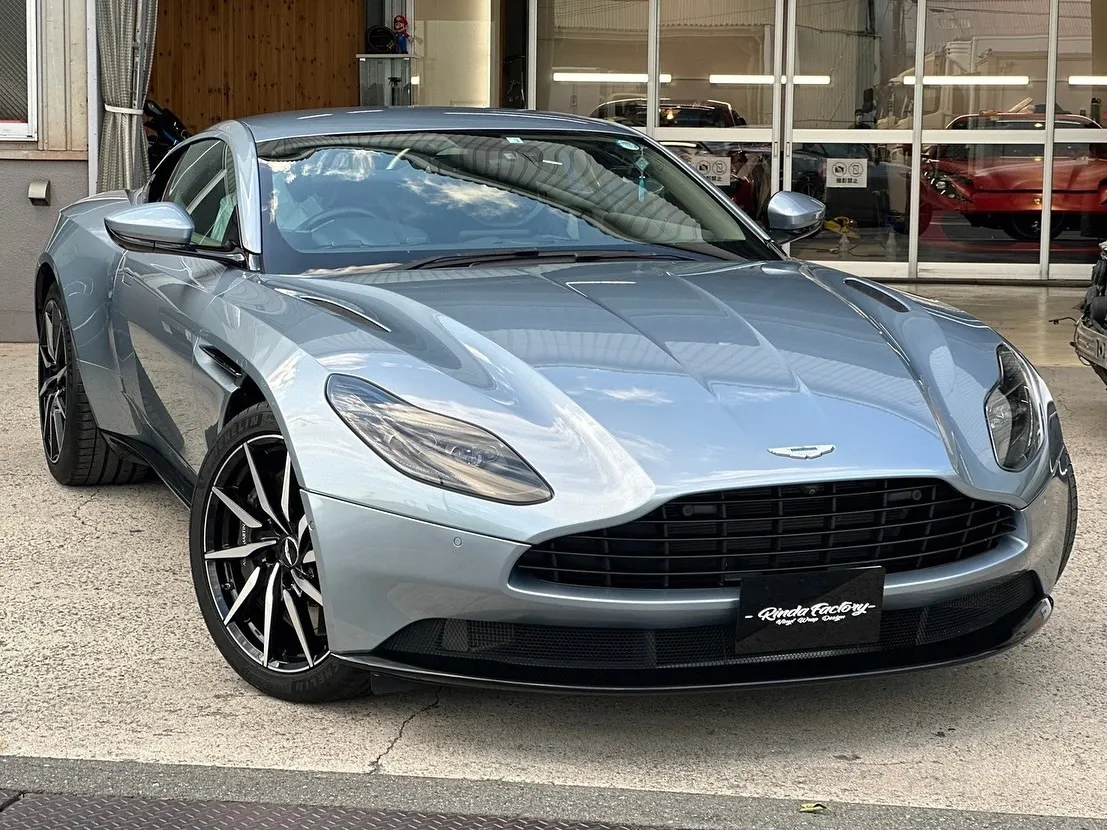 この度は、ASTONMARTIN DB11のコーティング施工...