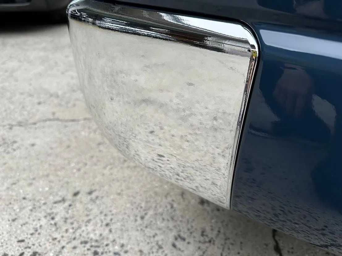 【TOYOTA HIACEの魅力を引き出すクラシックなスタイ...