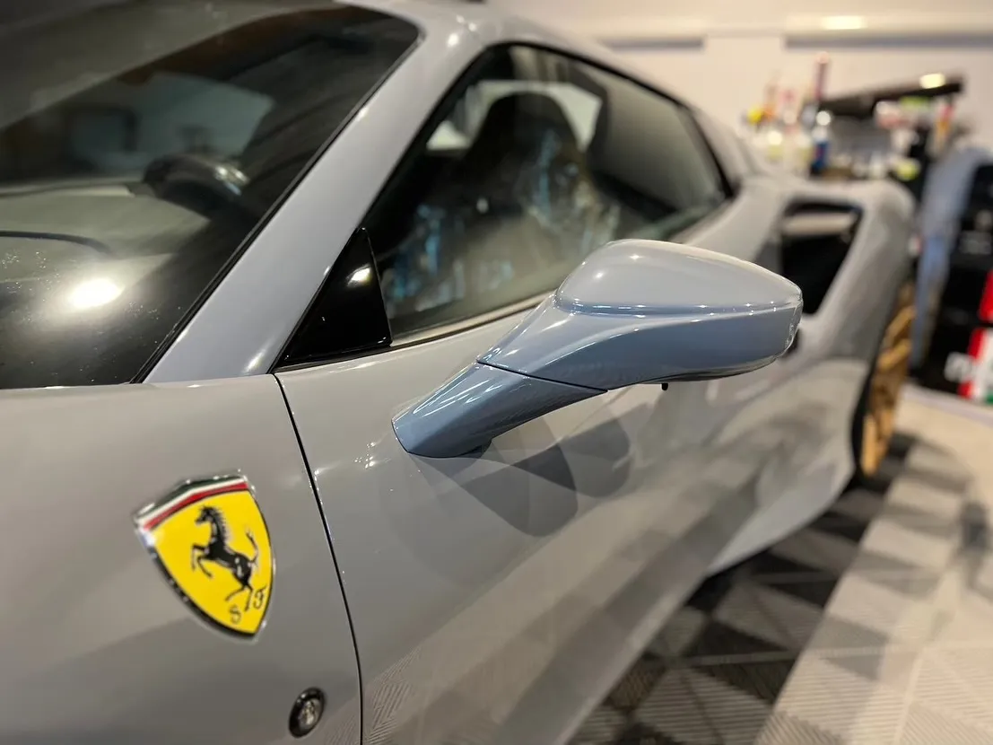 🚗💎 弊社のカーラッピングサービスで、あなたの愛車に新しい命...