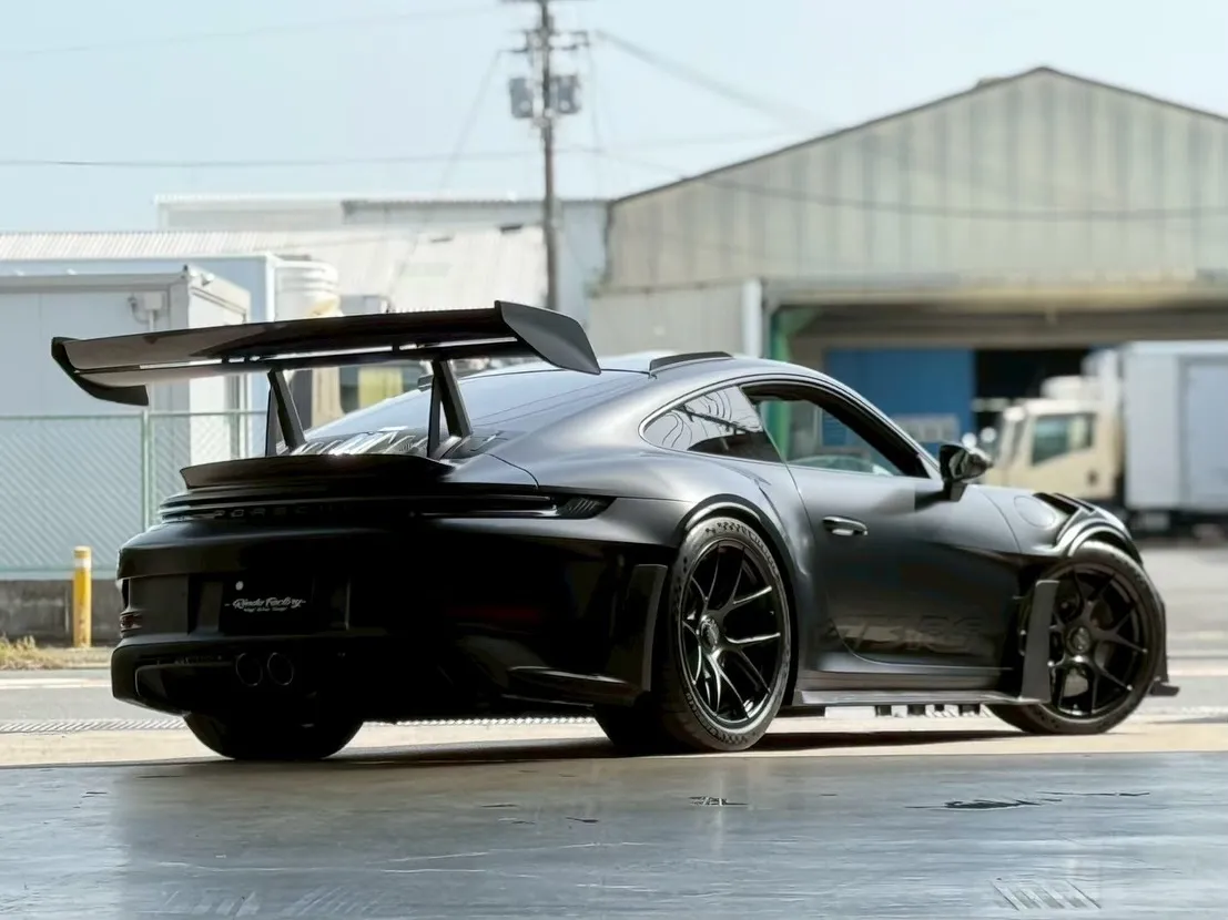 🐦⬛PORSCHE GT3RSのブラックシリーズがついに完...